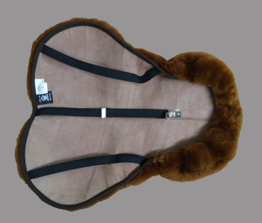 Preview: E.A. Mattes Lammfell für englische Sättel - schnell verfügbar Preview: E.A. Mattes Lammfell für englische Sättel - schnell verfügbar