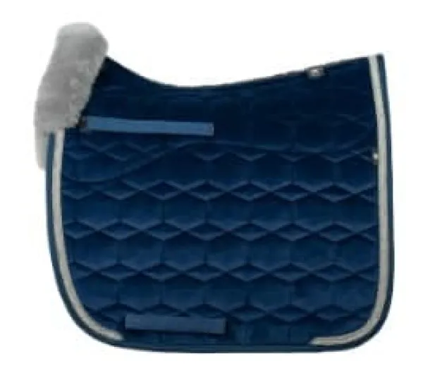 Mattes Samt-Schabracke mit Lammfellkissen, DR./L Mattes Samt-Schabracke mit Lammfellkissen, DR./L